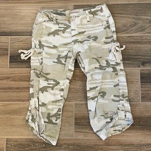 desert camo capris